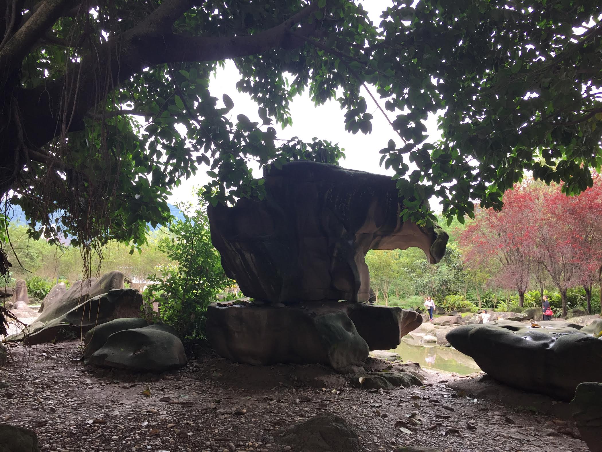 les pierres étranges